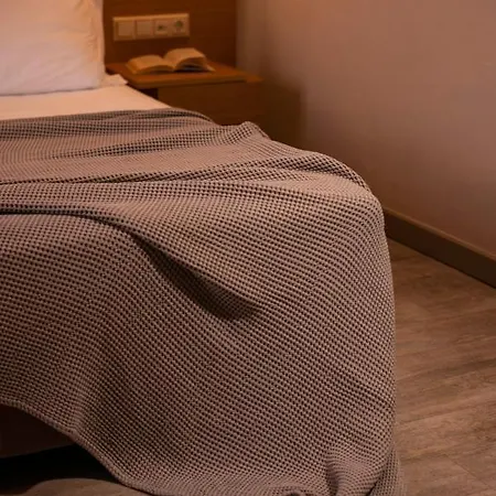 George Hotel Hotell 2*