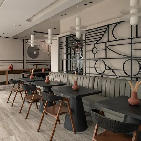 The George - Hospitality Beyond 호텔 2*